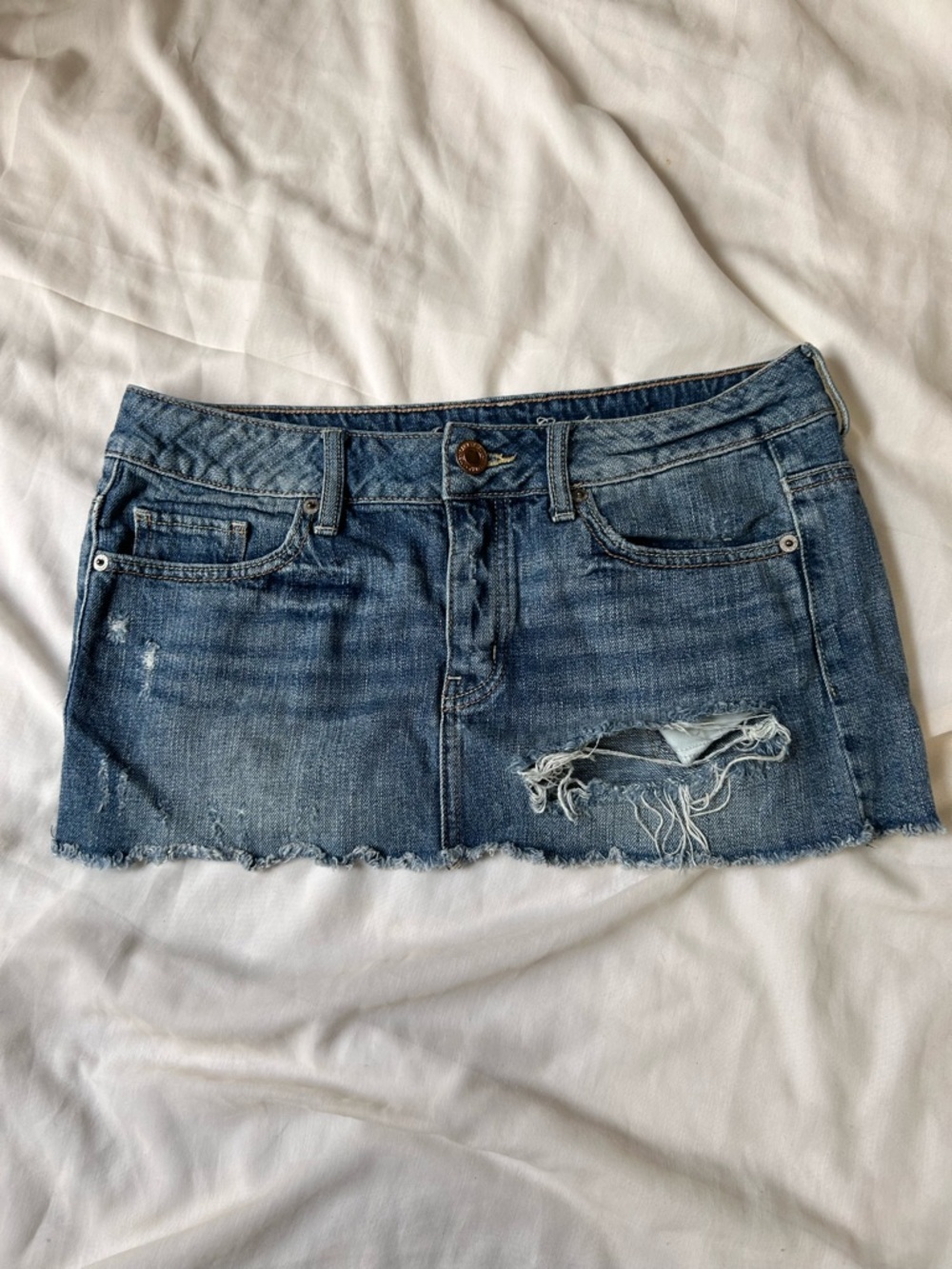 American Eagle Size 4 VTG Y2K Distressed Denim Mini Skirt Cotton Raw Hem Blue